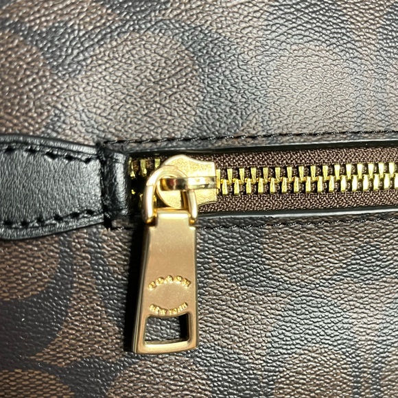 COACH 📣 NWT Signature Gallery Tote in Brown / Black 📣 - Picture 8 of 10